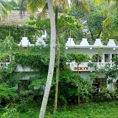 Jickys Nest Hotell Varkala Rum bild